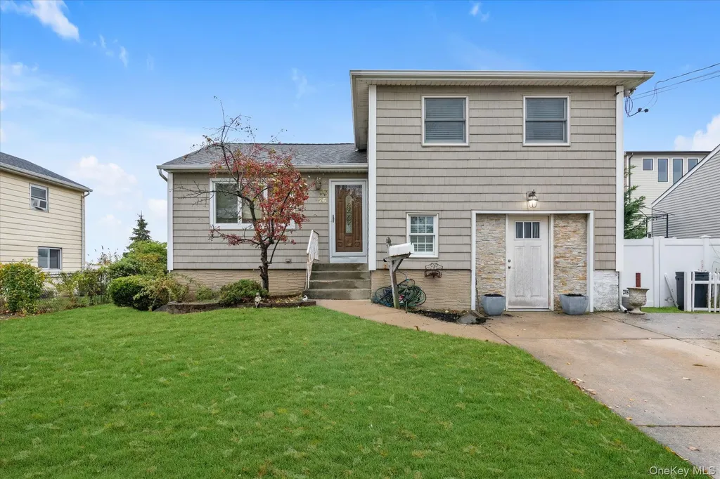 26 Cheshire Road Inwood NY 11096