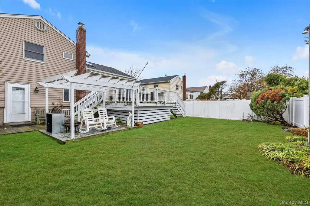 26 Cheshire Road Inwood NY 11096