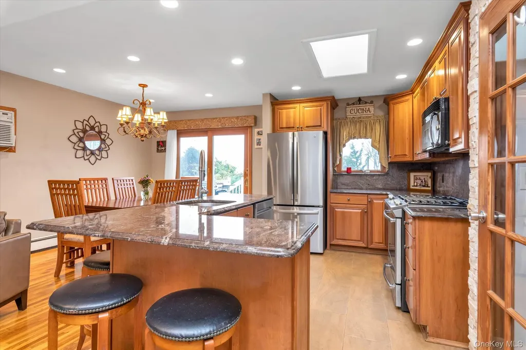 26 Cheshire Road Inwood NY 11096