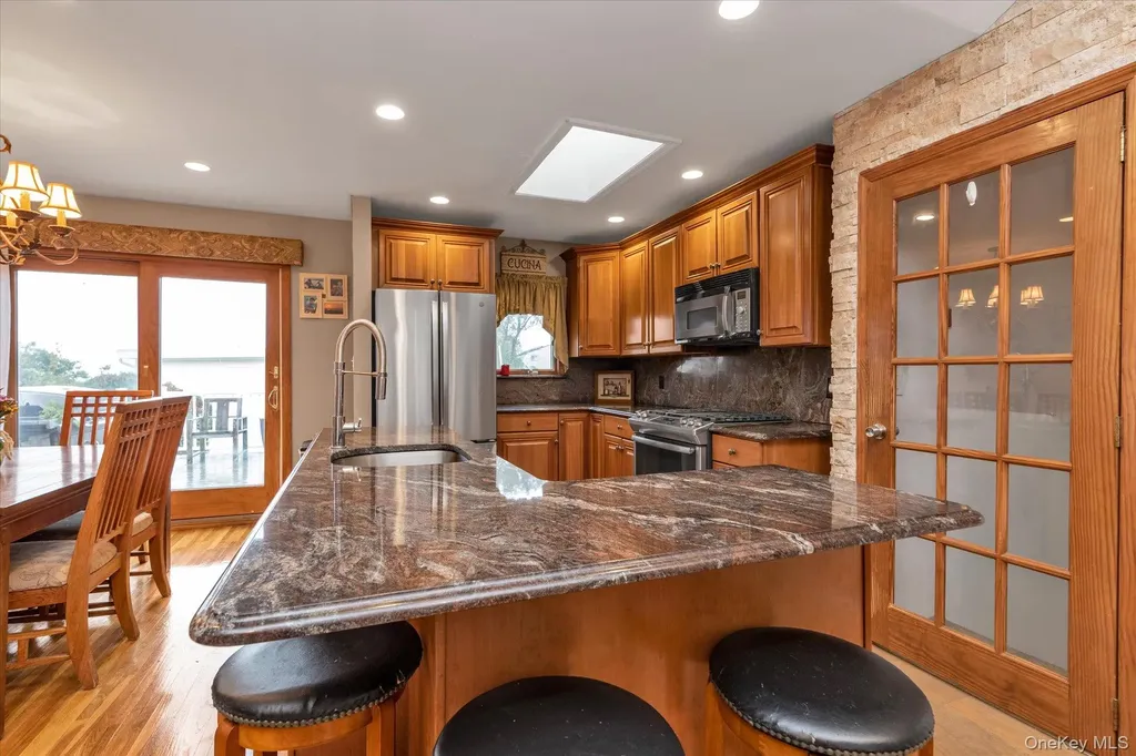 26 Cheshire Road Inwood NY 11096