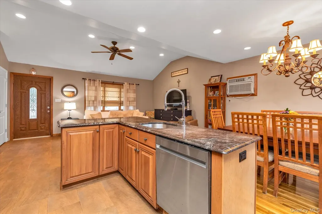 26 Cheshire Road Inwood NY 11096