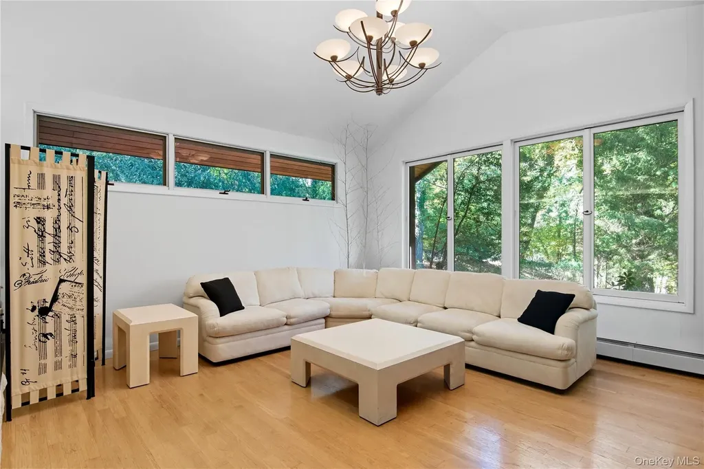 341 River Road Saint James NY 11780