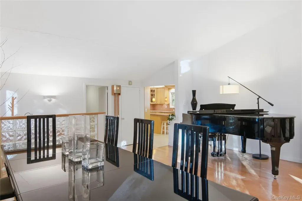 341 River Road Saint James NY 11780
