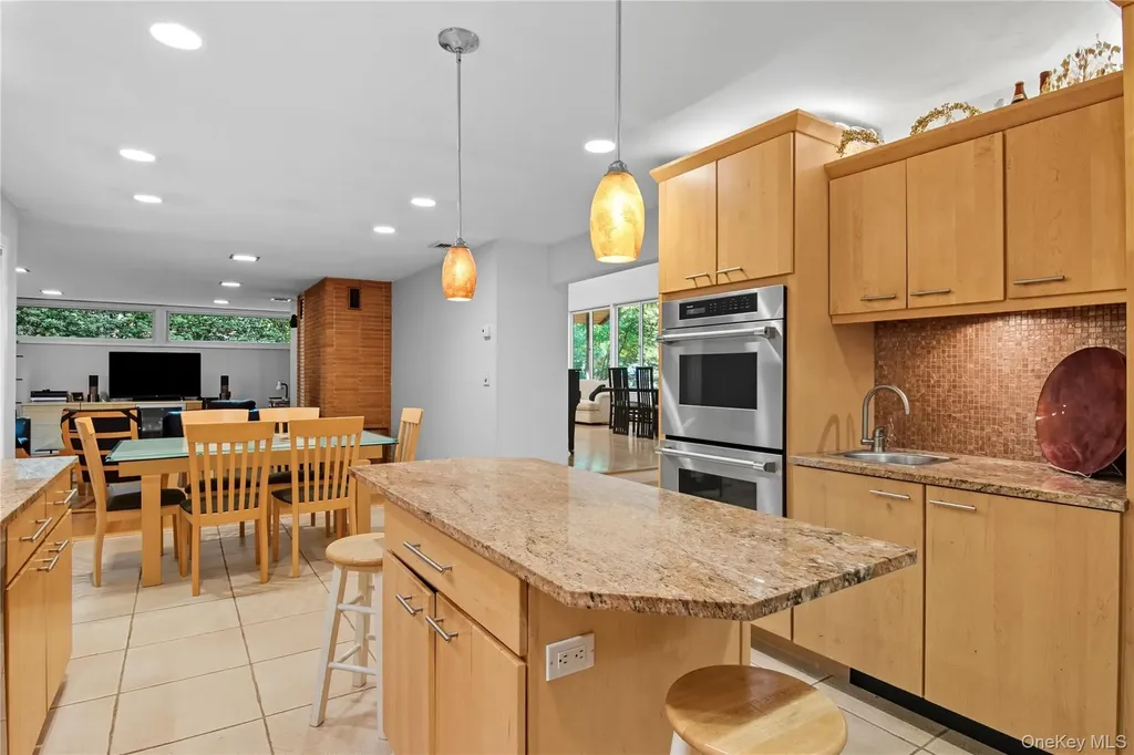 341 River Road Saint James NY 11780