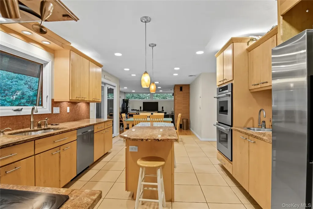 341 River Road Saint James NY 11780