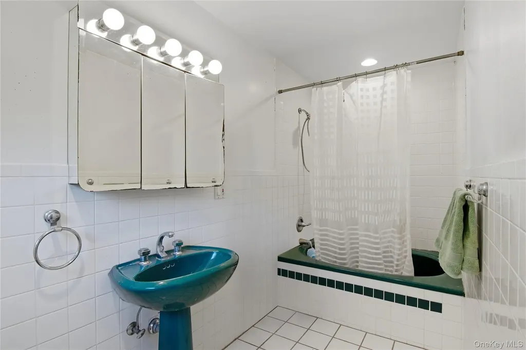 341 River Road Saint James NY 11780