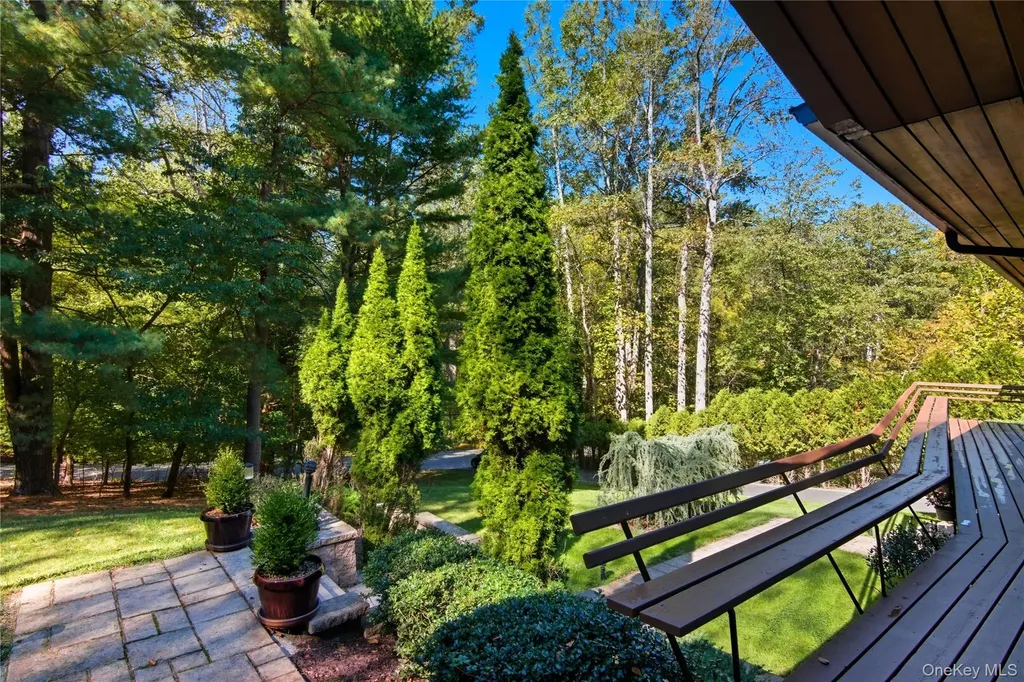 341 River Road Saint James NY 11780