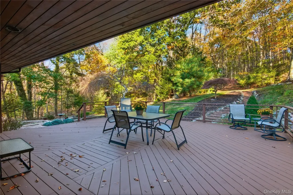 341 River Road Saint James NY 11780