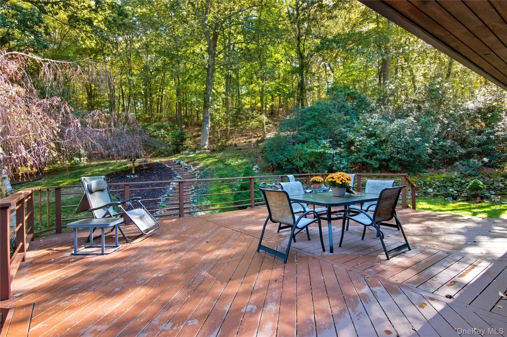 341 River Road Saint James NY 11780