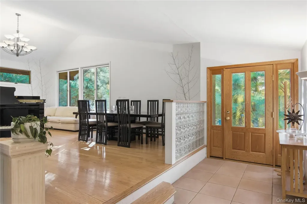 341 River Road Saint James NY 11780