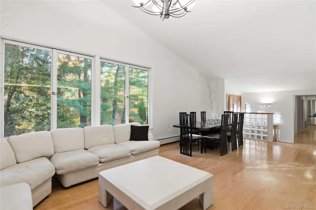 341 River Road Saint James NY 11780