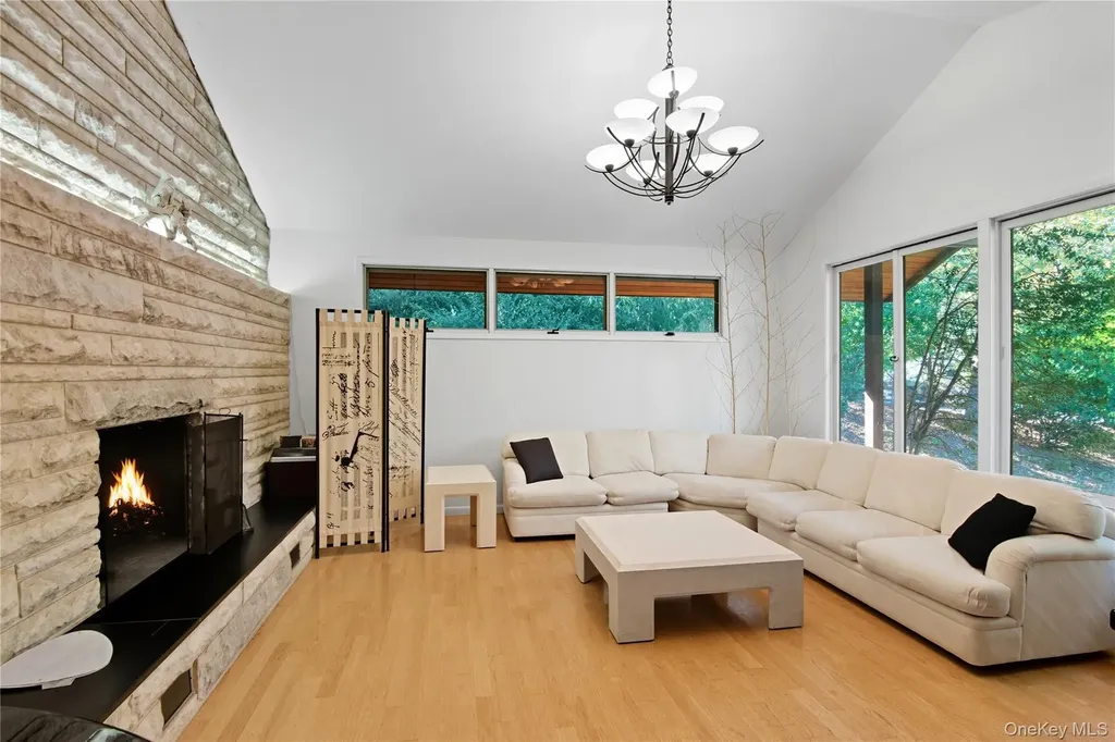341 River Road Saint James NY 11780