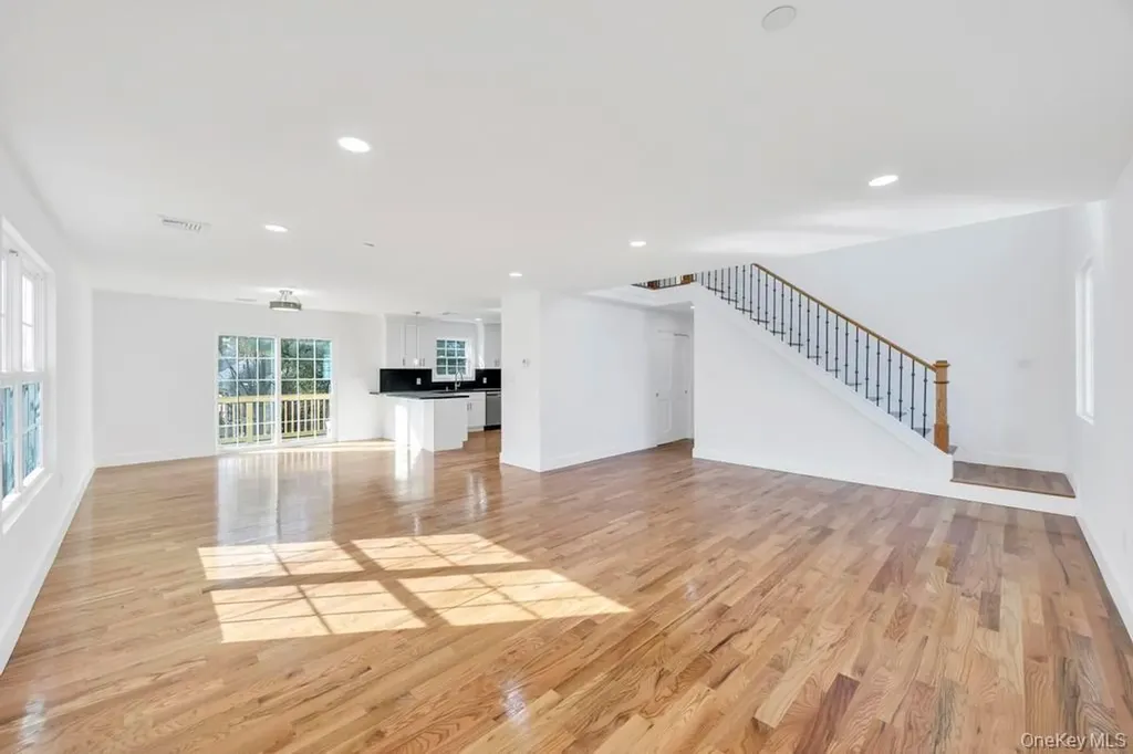 322 Miller Avenue Freeport NY 11520