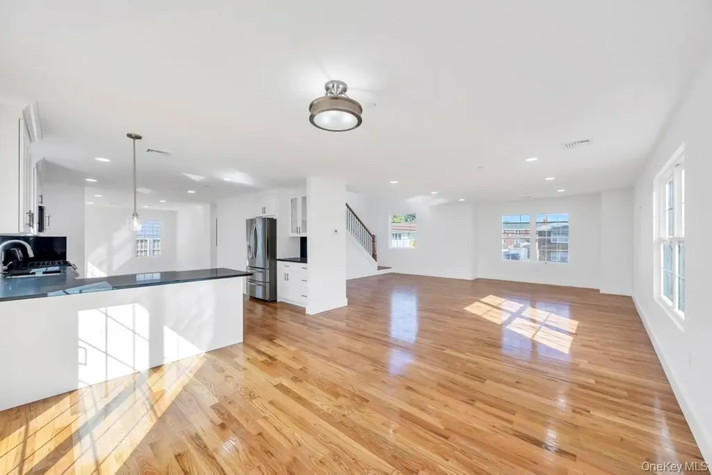 322 Miller Avenue Freeport NY 11520