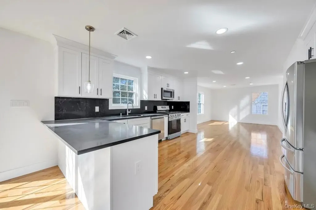 322 Miller Avenue Freeport NY 11520