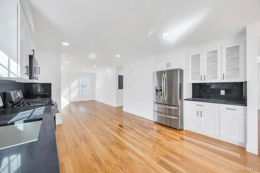 322 Miller Avenue Freeport NY 11520