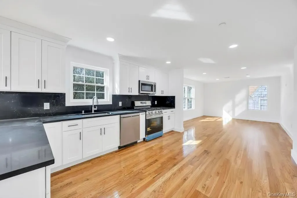 322 Miller Avenue Freeport NY 11520
