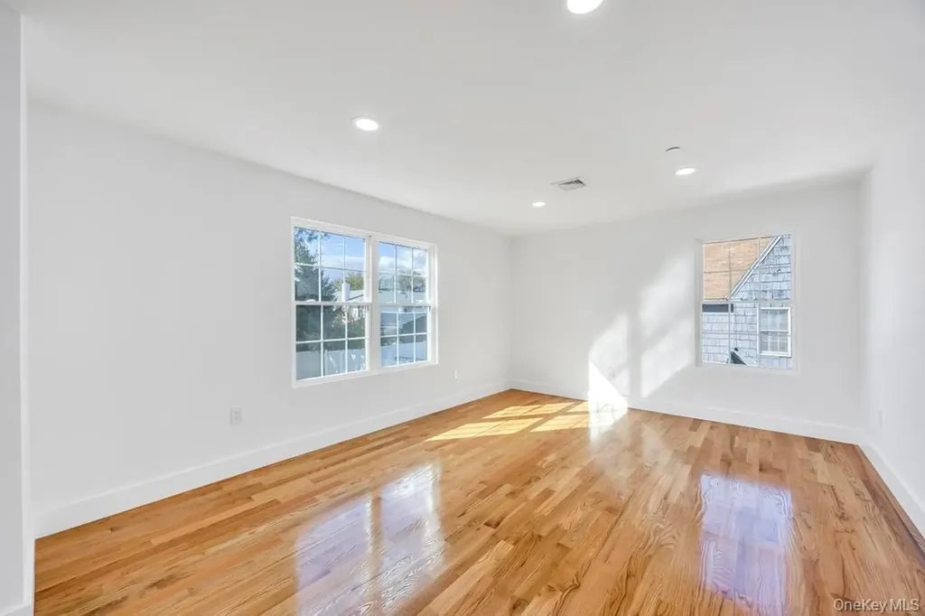 322 Miller Avenue Freeport NY 11520