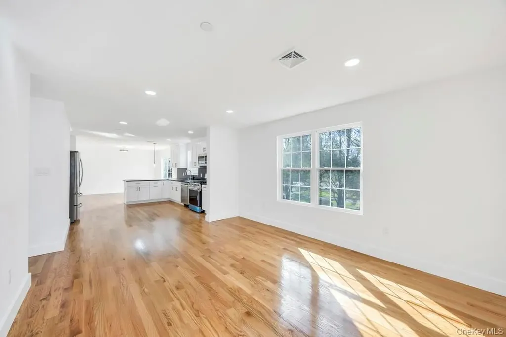 322 Miller Avenue Freeport NY 11520