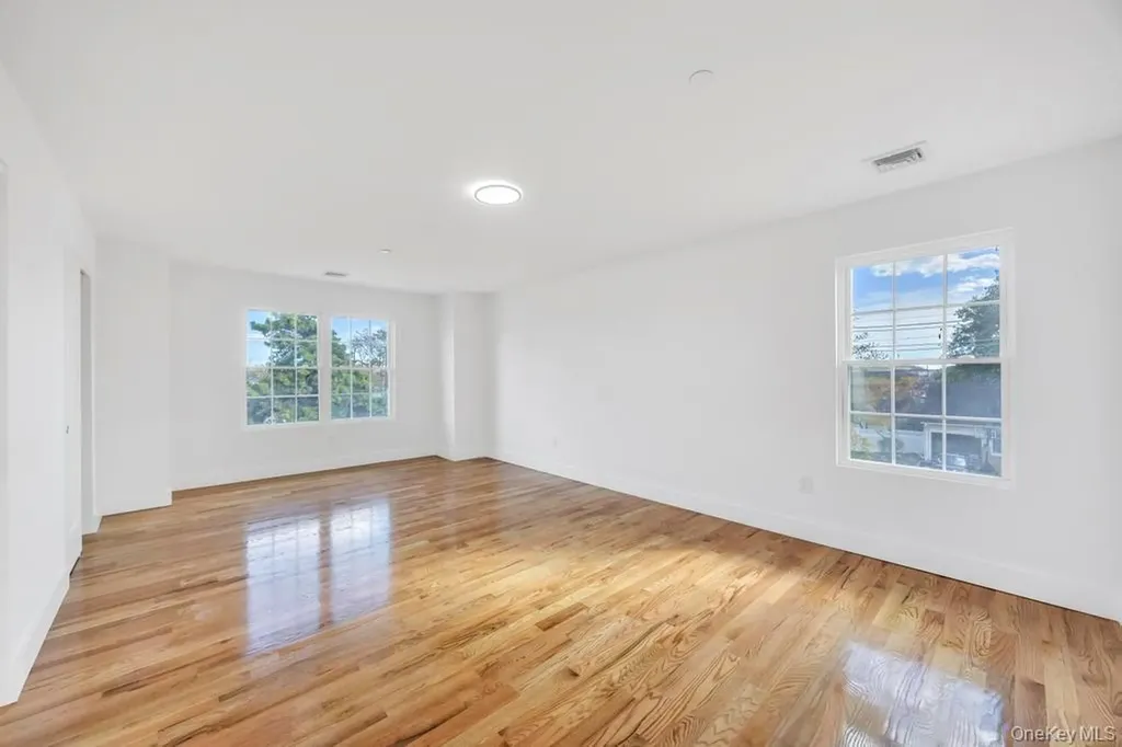 322 Miller Avenue Freeport NY 11520