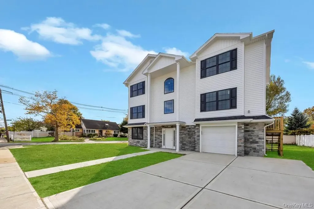 322 Miller Avenue Freeport NY 11520