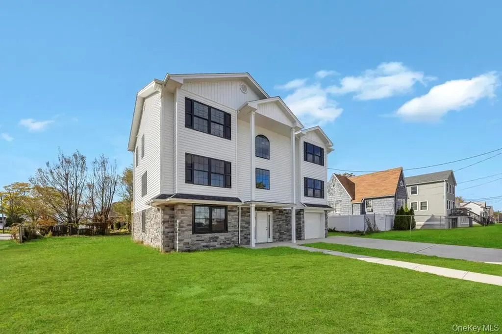 322 Miller Avenue Freeport NY 11520