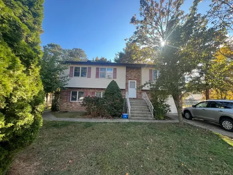 60 New Hampshire Avenue Bay Shore NY 11706