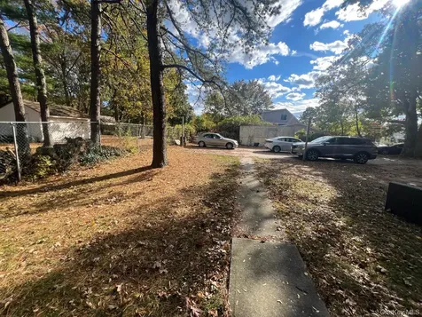 60 New Hampshire Avenue Bay Shore NY 11706