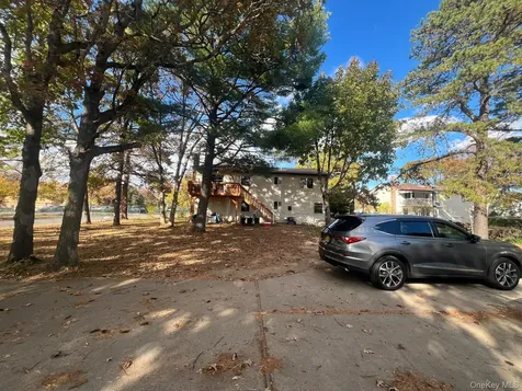 60 New Hampshire Avenue Bay Shore NY 11706