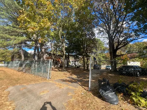 60 New Hampshire Avenue Bay Shore NY 11706