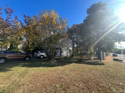 60 New Hampshire Avenue Bay Shore NY 11706