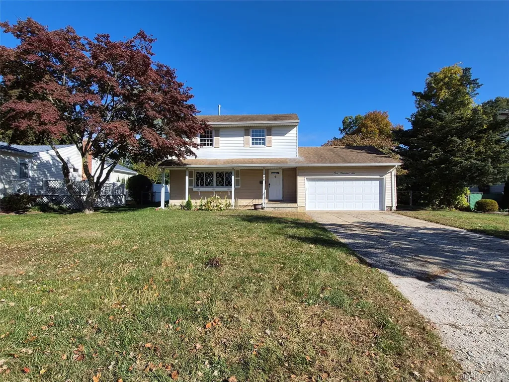 106 Roxbury Drive Commack NY 11725