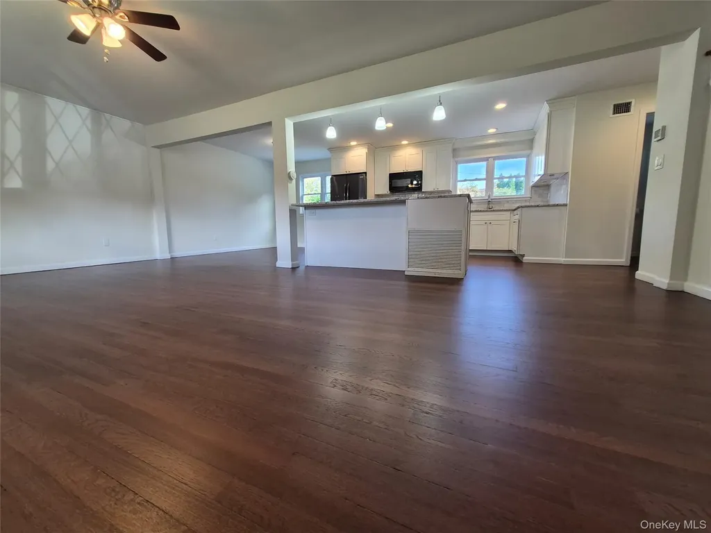 106 Roxbury Drive Commack NY 11725
