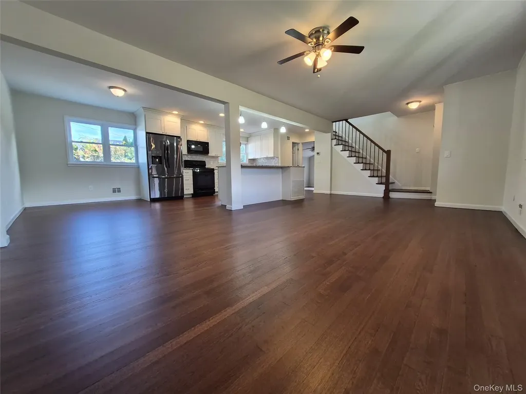 106 Roxbury Drive Commack NY 11725