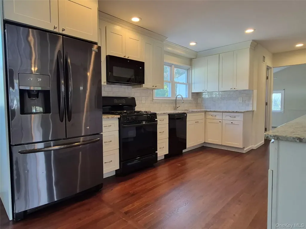 106 Roxbury Drive Commack NY 11725