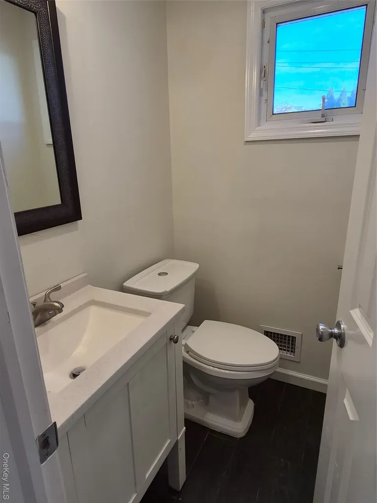 106 Roxbury Drive Commack NY 11725