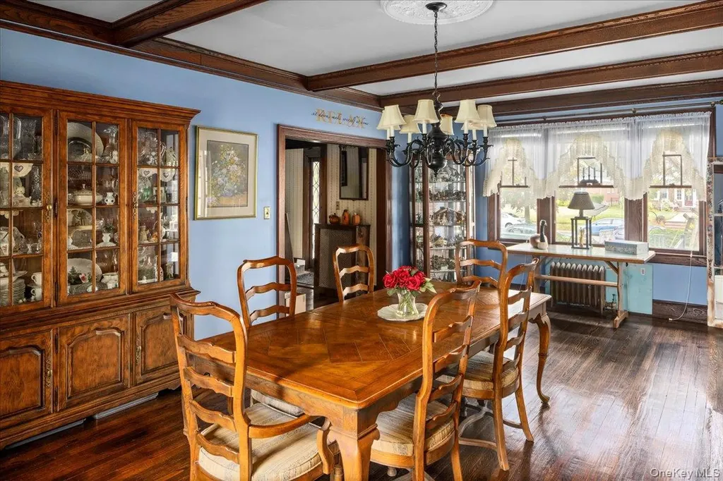 331 Mineola Boulevard Mineola NY 11501