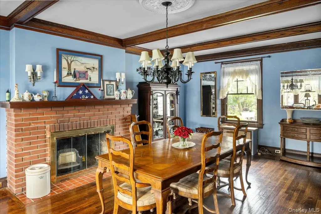 331 Mineola Boulevard Mineola NY 11501