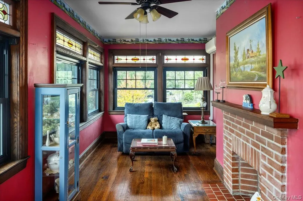 331 Mineola Boulevard Mineola NY 11501