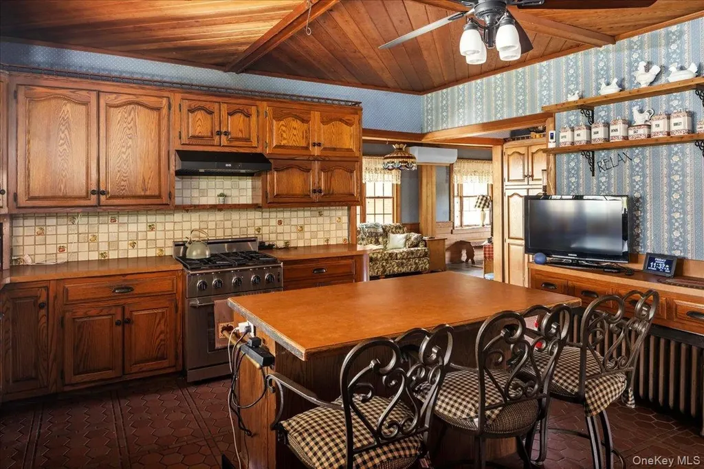 331 Mineola Boulevard Mineola NY 11501