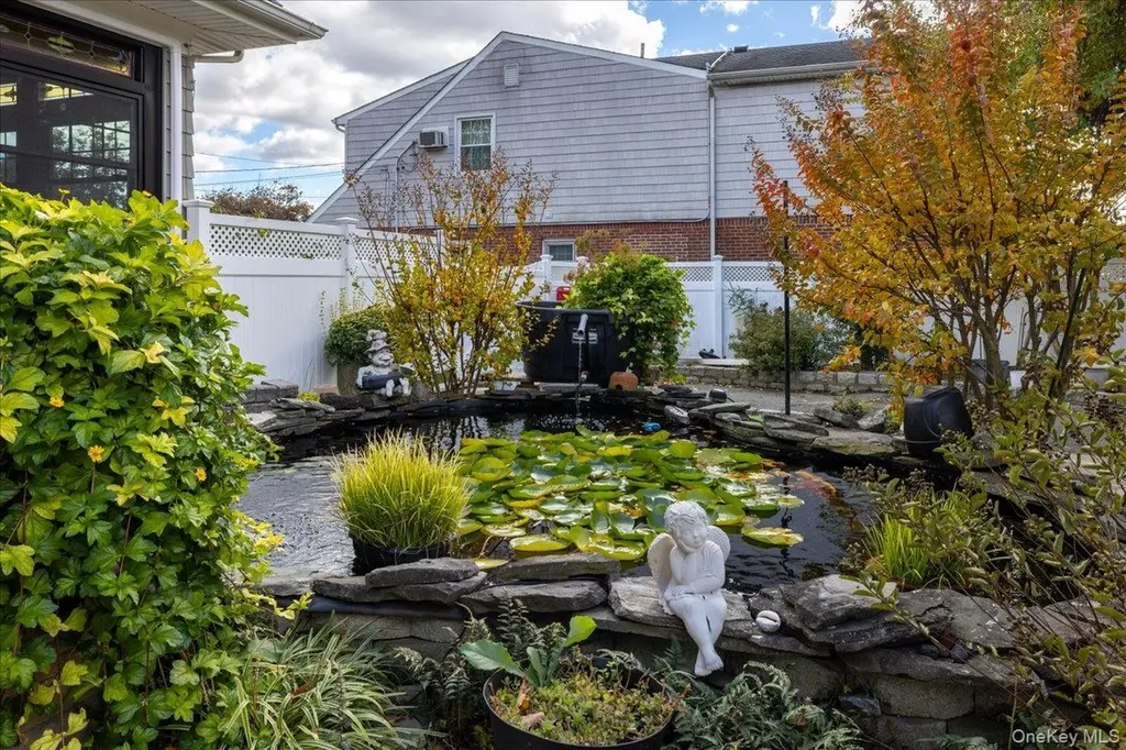 331 Mineola Boulevard Mineola NY 11501