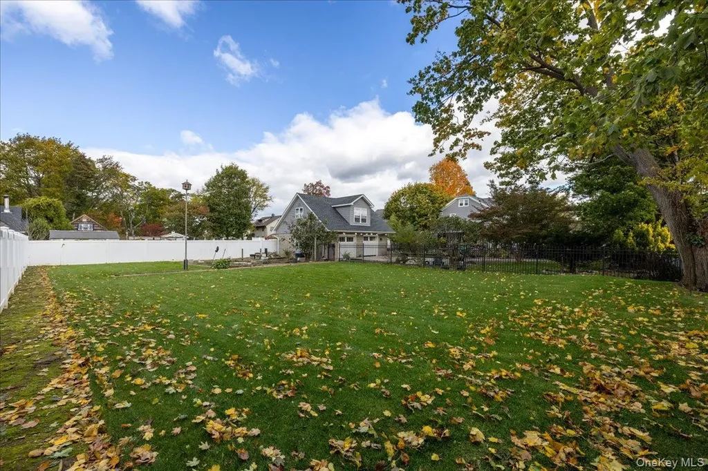 331 Mineola Boulevard Mineola NY 11501