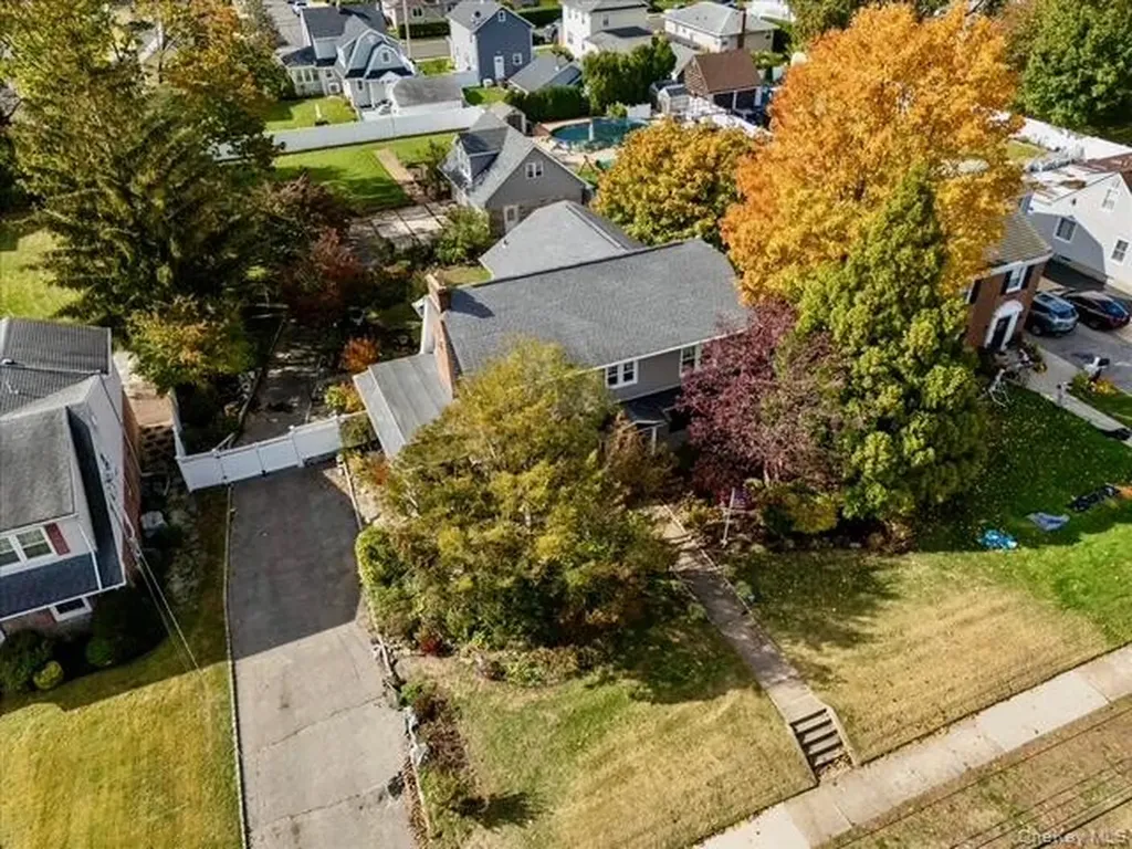 331 Mineola Boulevard Mineola NY 11501