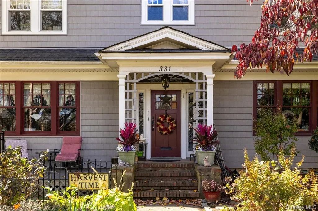 331 Mineola Boulevard Mineola NY 11501