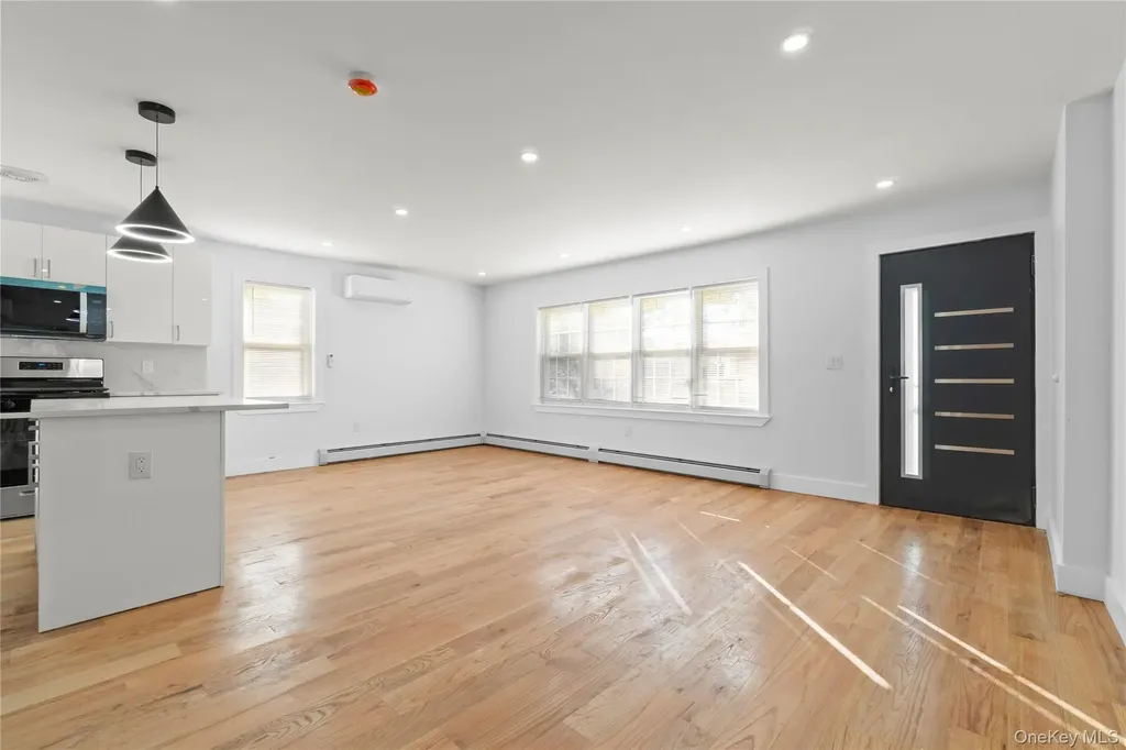 24533 147th Road Rosedale NY 11422