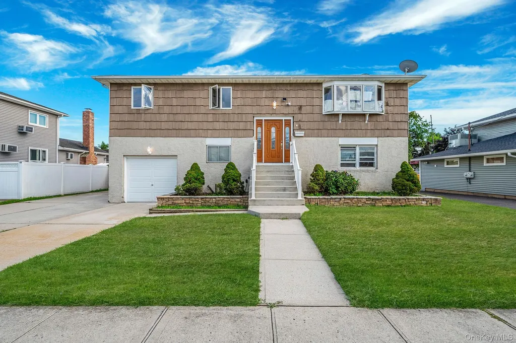 76 Hamilton Avenue Massapequa NY 11758