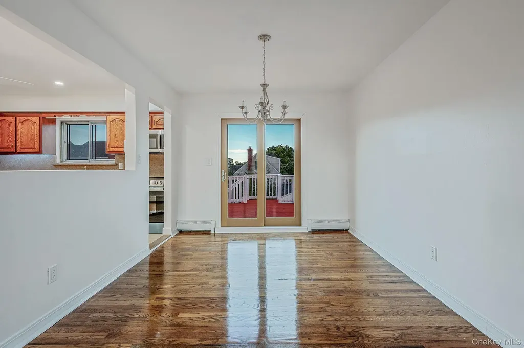 76 Hamilton Avenue Massapequa NY 11758