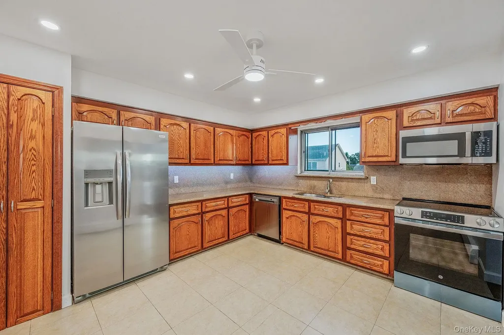 76 Hamilton Avenue Massapequa NY 11758
