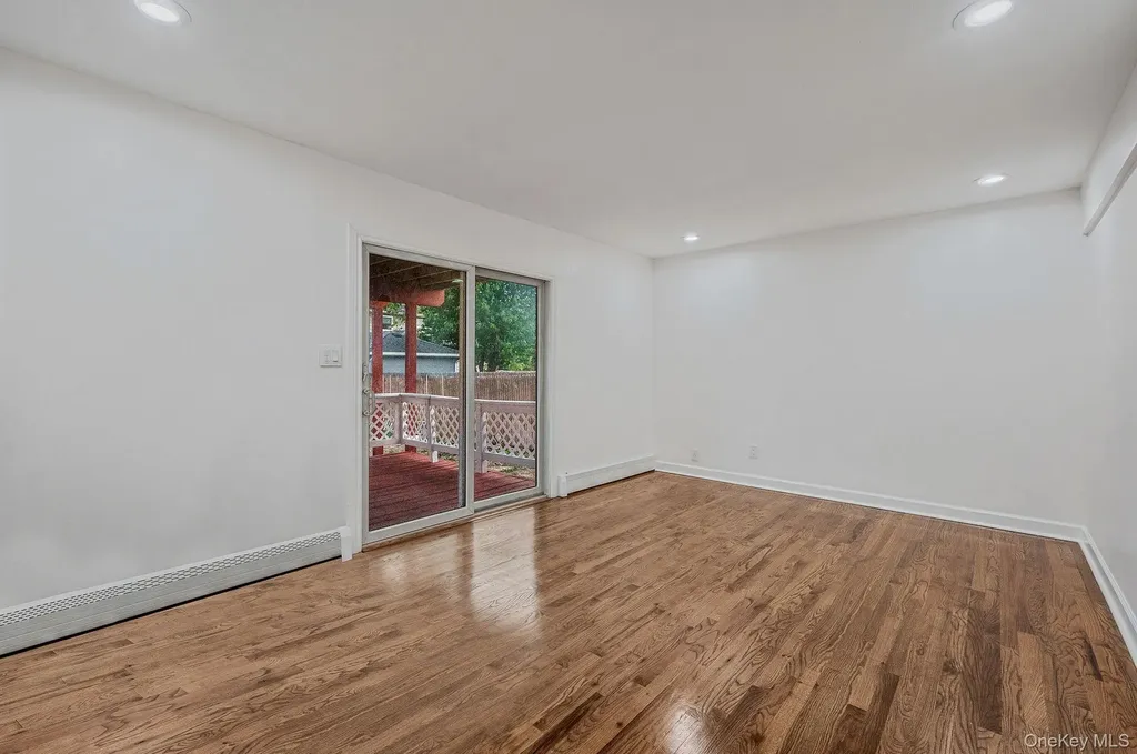 76 Hamilton Avenue Massapequa NY 11758