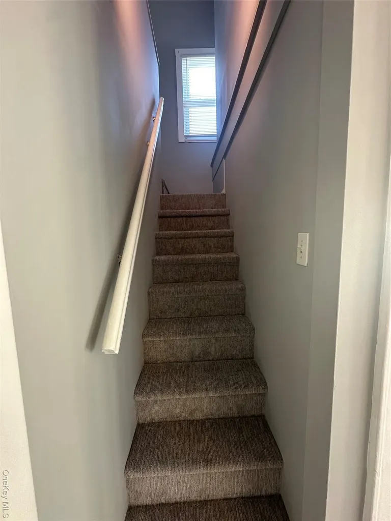 32 Mckinley Avenue Lindenhurst NY 11757